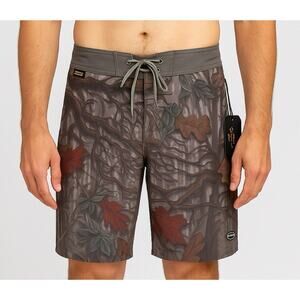 Dark Seas Gladeview 20” Camo Boardshorts Size 31 Surf Swim Trunks NWT